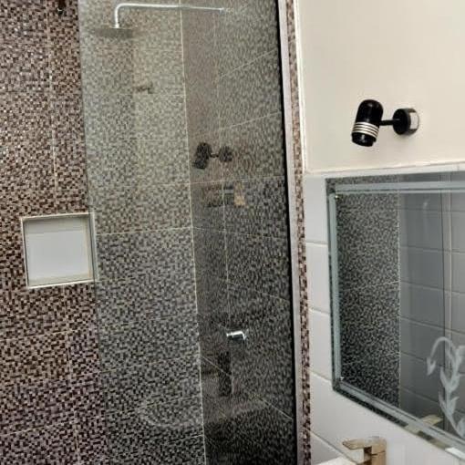 اتاق لوکس, Somek Homes2
