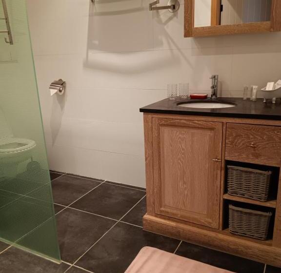 스탠다드 룸 킹사이즈 침대, B&b Quarterhouse