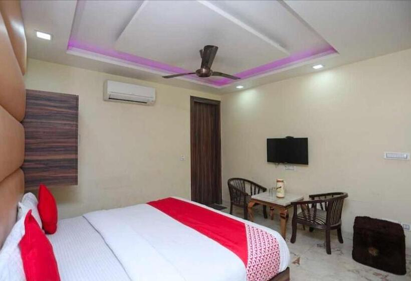 Трехместный Номер Классика, Oyo 81037 Hotel Shree Madhav Regency