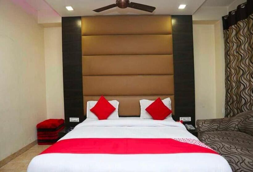 Трехместный Номер Классика, Oyo 81037 Hotel Shree Madhav Regency