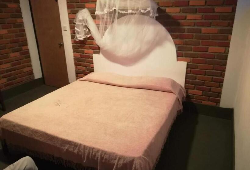 Номер Стандарт, The Nook