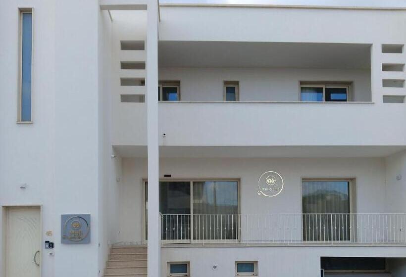 اتاق لوکس با تخت بزرگ, Mya Luxury Rooms And Wellness
