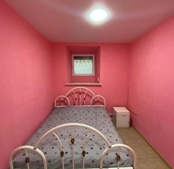 اتاق استاندارد, Guest House