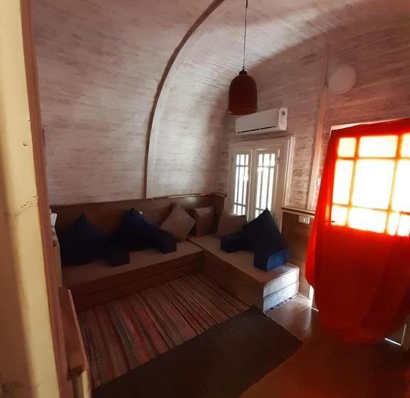 سوییت جونیور با چشم‌انداز دریا, Green Beach Camp &