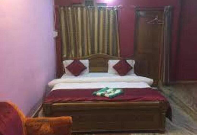 Номер Deluxe, Maa Tarini Guest House,bhubaneswar