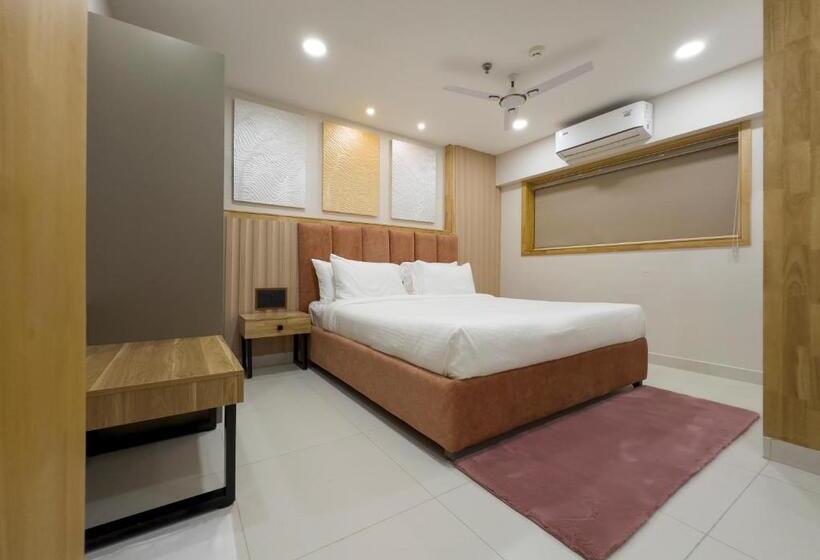 Номер Deluxe, The Habitat Suites