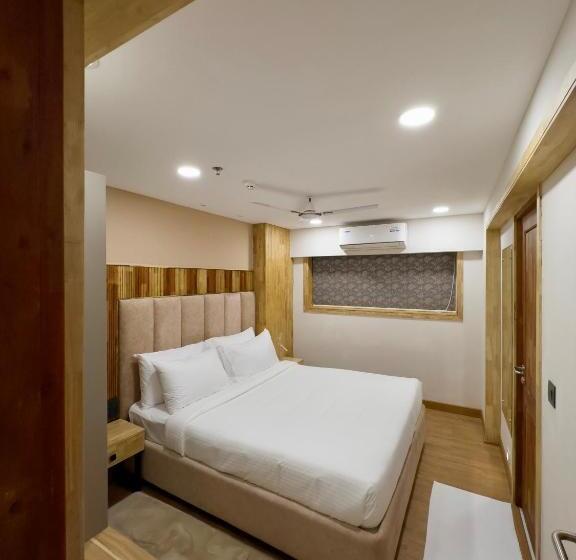Президентский Люкс, The Habitat Suites
