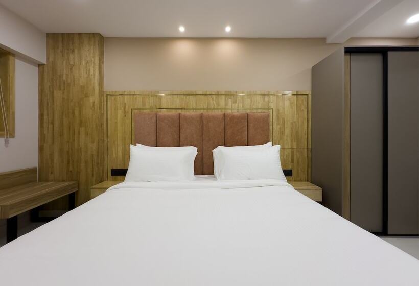 Номер Deluxe, The Habitat Suites