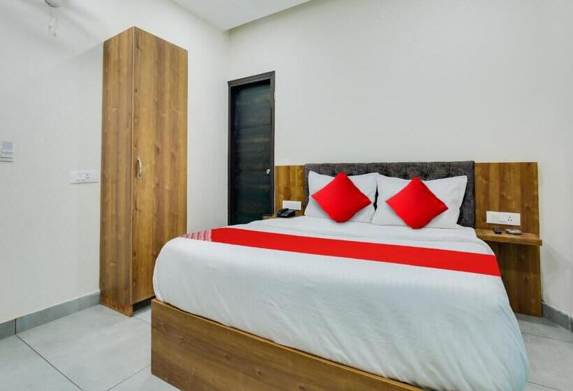 Трехместный Номер Классика, Oyo Hotel Dream Majestic