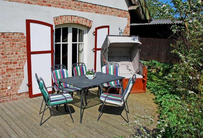 Дом 2 Спальни, Ferienhaus Unterm Reetdach