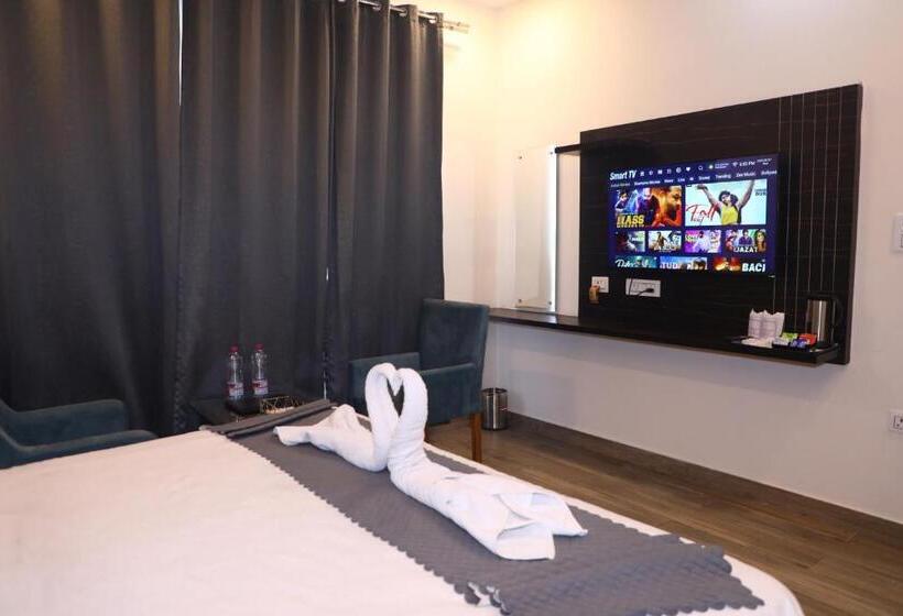 Номер Deluxe, Shreya Galaxy With Swimming Pool  Best Property In Haridwar