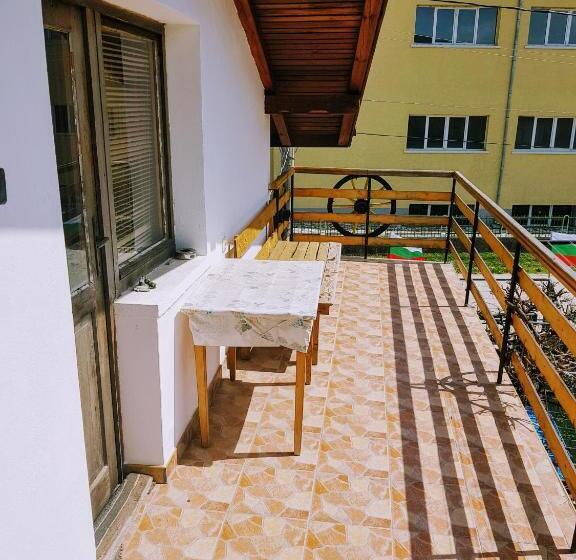 Номер Стандарт Трехместный, Guest House Dorkos
