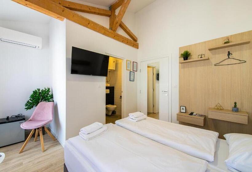 اتاق استاندارد, Hostel Os