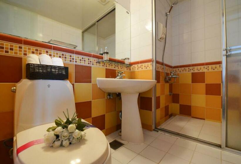اتاق استاندارد با چشم‌انداز دریا, Nova Motel