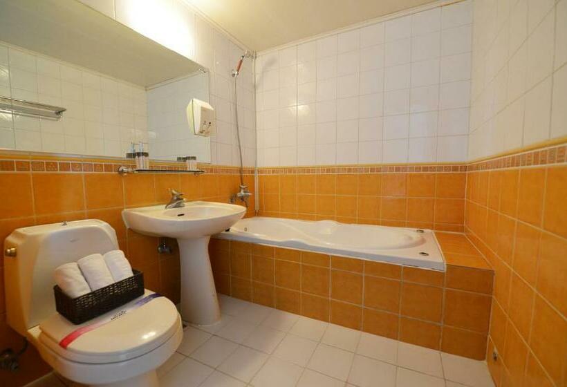 اتاق استاندارد با چشم‌انداز دریا, Nova Motel