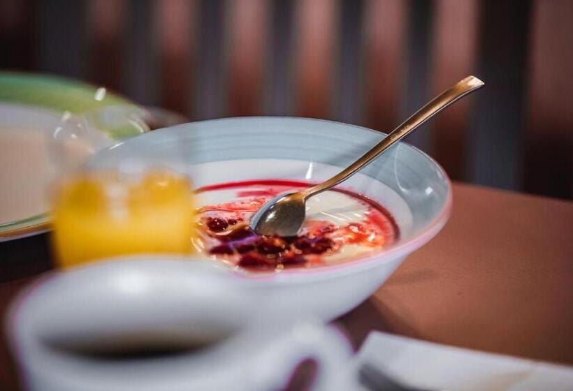 Четырехместный Номер Стандарт, Jufa Hotel Bernkastel Kues