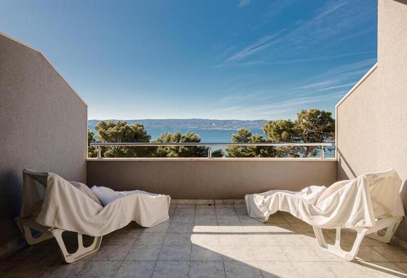 Трехместный Superior Вид на Море, Rogač Rooms & Restaurant