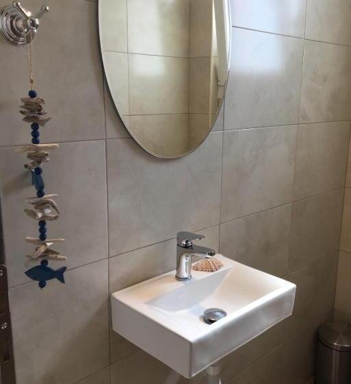 Апартаменты 1 Спальня, Evripus Suites