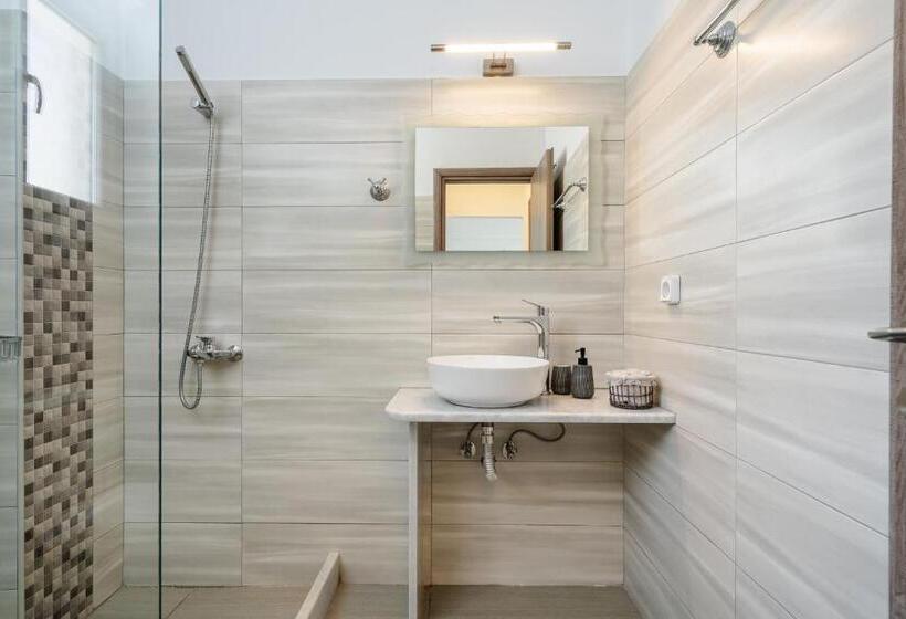 Апартаменты 2 Спальни, Evripus Suites