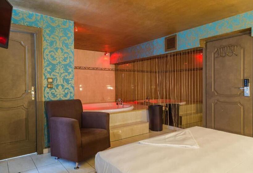 Стандартный Номер Кровать Кинг, Ruby Rooms Kifisia   Adults Only