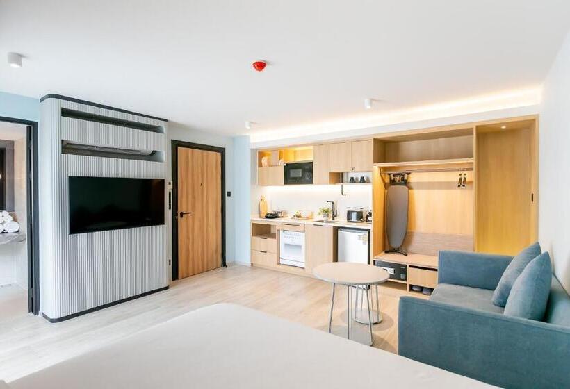 استودیوی استاندارد, The Sacha Apart Hotel Thonglor