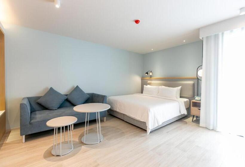 استودیوی استاندارد, The Sacha Apart Hotel Thonglor