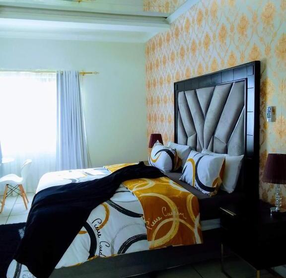 Suite mit Balkon, Azalea Lodge