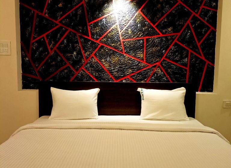 Номер Deluxe с Балконом, R Hotels By Suraj Residency Yercaud