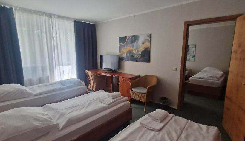 Семейный Номер, Businesshotel Am Peetzsee Grünheide