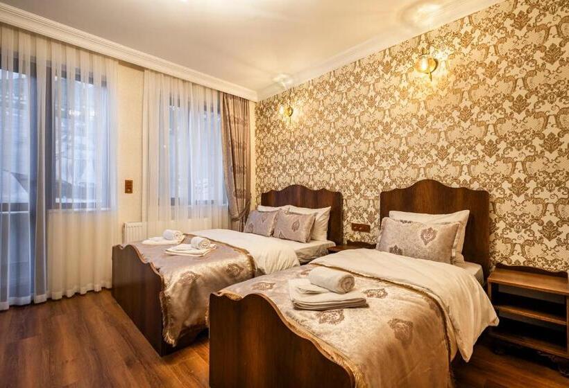 Quarto Triplo Estandar com Sacada, Harbor House