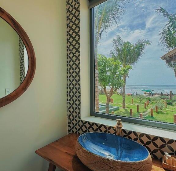 اتاق لوکس با چشم‌انداز دریا, Barland Villa