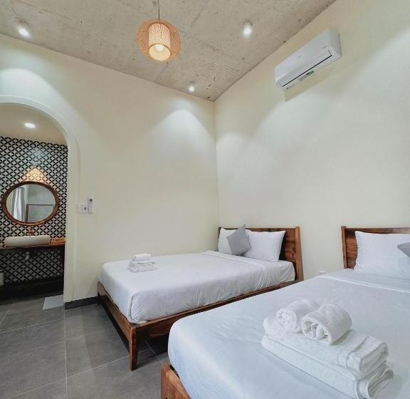 اتاق لوکس با چشم‌انداز دریا, Barland Villa