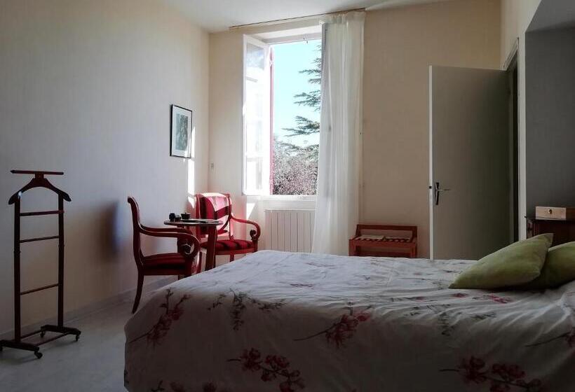 Семейный Номер, Domaine Des Tonneaux