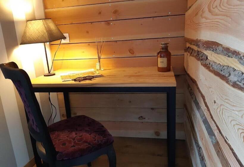 Номер Deluxe, Manoir Saint Pardoux 63680