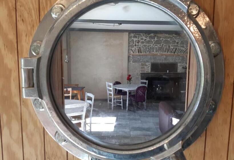 Семейный Номер Вид на Сад, Manoir Saint Pardoux 63680