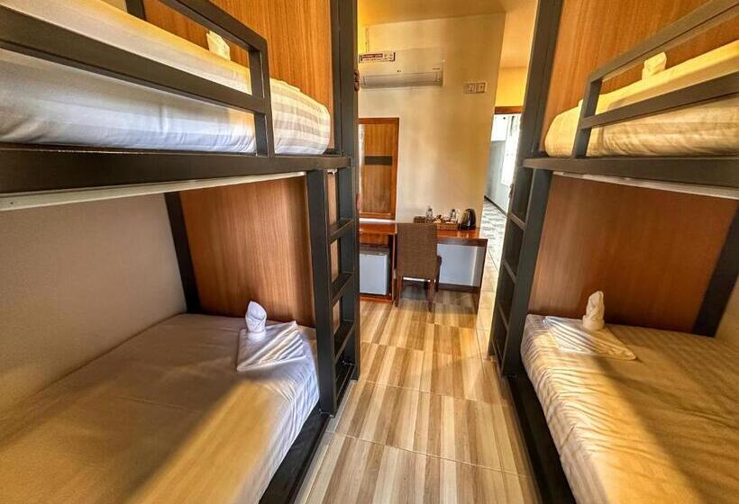共用房间的床, Hostel By Monsoon Riverside