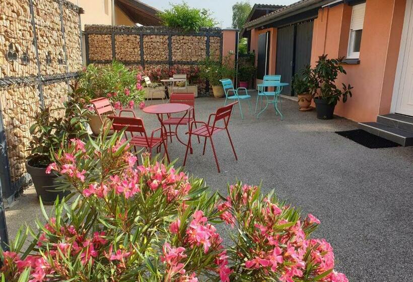 Четырехместный Номер Стандарт, Chambre D´hôtes Léonie & Restaurant