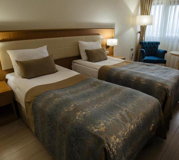 اتاق استاندارد با چشم‌انداز دریاچه, Patalya Lakeside Resort