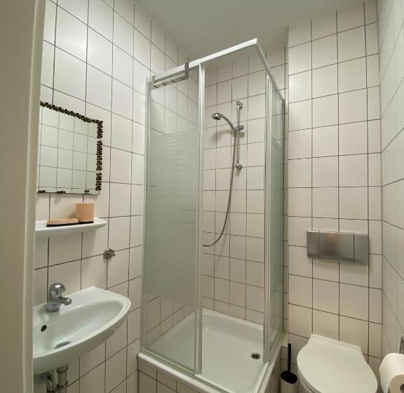 Номер Стандарт, Hostel