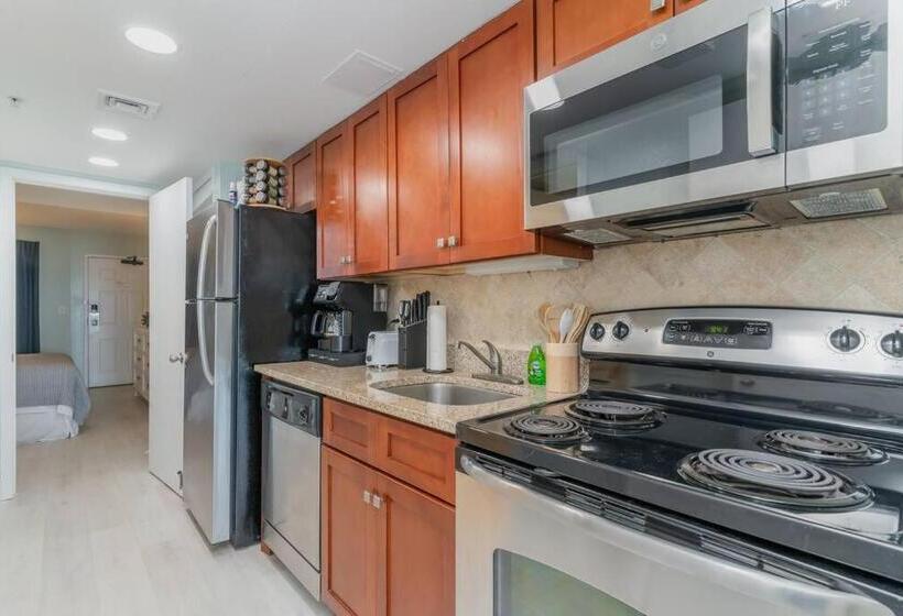 Apartamento 1 Dormitório com Sacada, Ocean Breeze