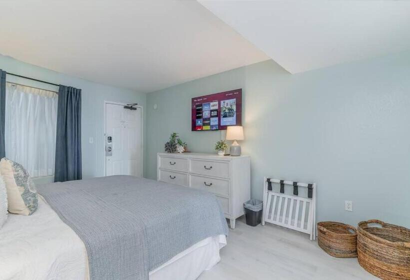 Apartamento 1 Dormitório com Sacada, Ocean Breeze