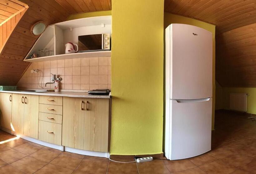 Студия Стандарт, Chalupa Podlesí