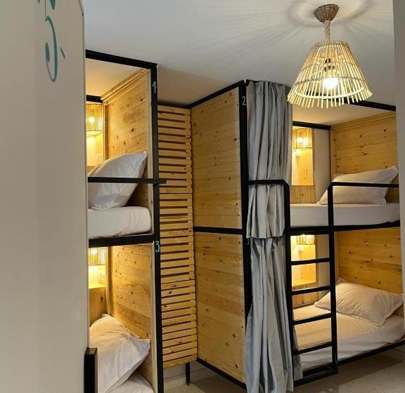 Quarto Familiar Superior, Socco Hostel