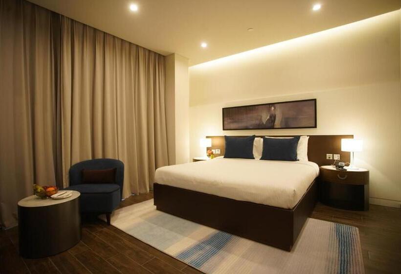 اتاق لوکس با تخت بزرگ, C   Hotel And Suites Doha