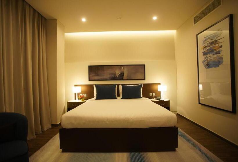 اتاق لوکس با تخت بزرگ, C   Hotel And Suites Doha