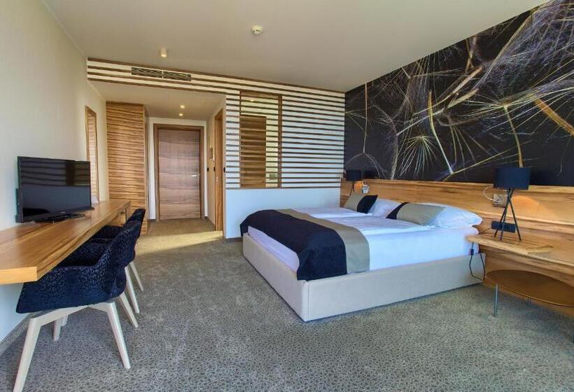 اتاق سوپریور با چشم‌انداز جانبی دریا, Villa Margaret