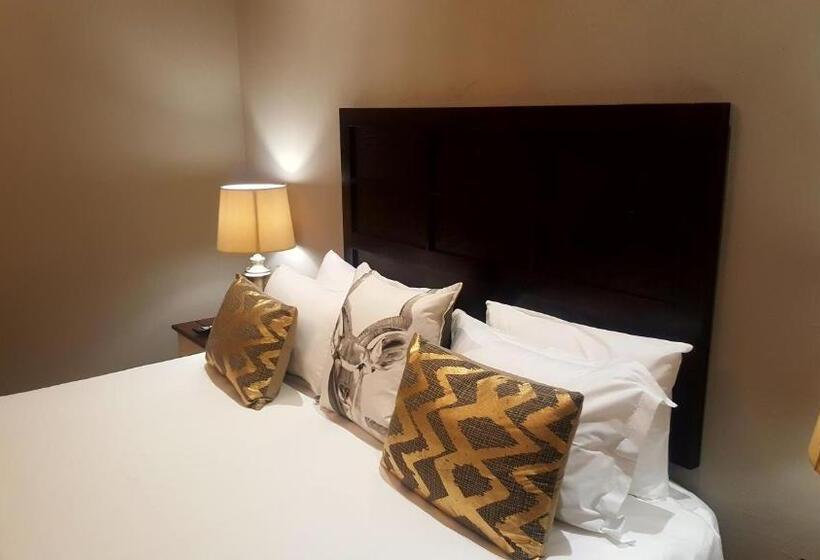 Номер Стандарт, Aerotropolis Guest Lodge