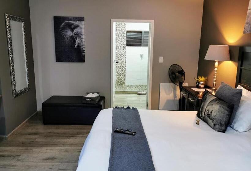 Номер Стандарт, Aerotropolis Guest Lodge