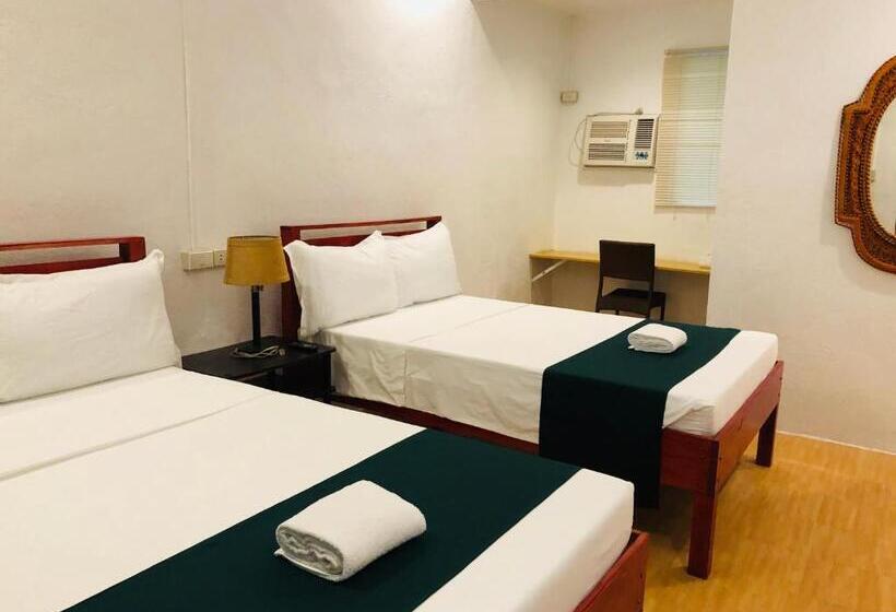 اتاق استاندارد با چشم‌انداز استخر, Santander Pebble Beach Resort