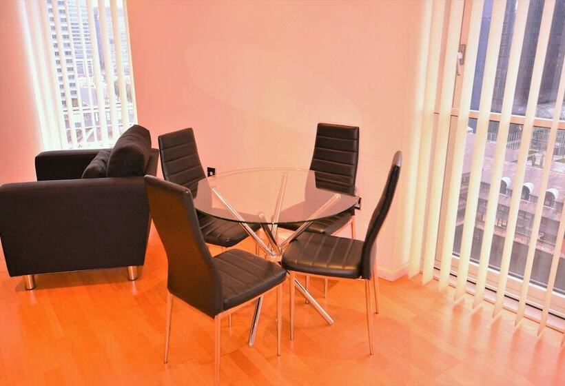 آپارتمان لوکس 2 خوابه, Zen Apartments   City Airport London